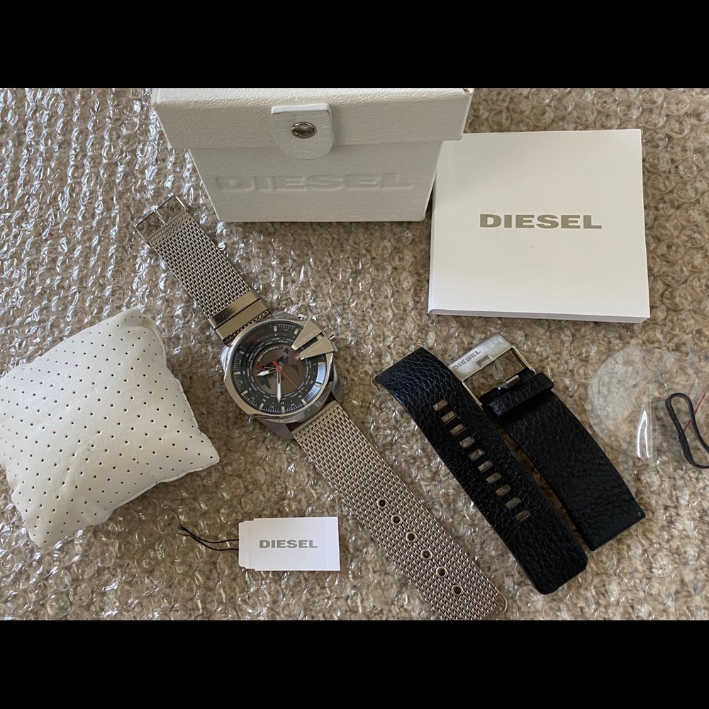 Diesel Mega Chief GMT World Dial Mens Watch DZ4320